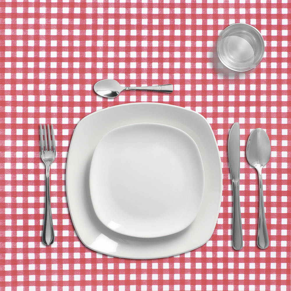 Mantel Hule Redondo Cuadros Rojos Impermeable Antimanchas PVC Ø140 cm. Uso Interior y Exterior - Imagen 2